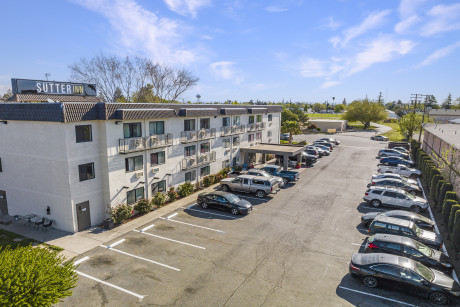 Sutter Inn - Exterior